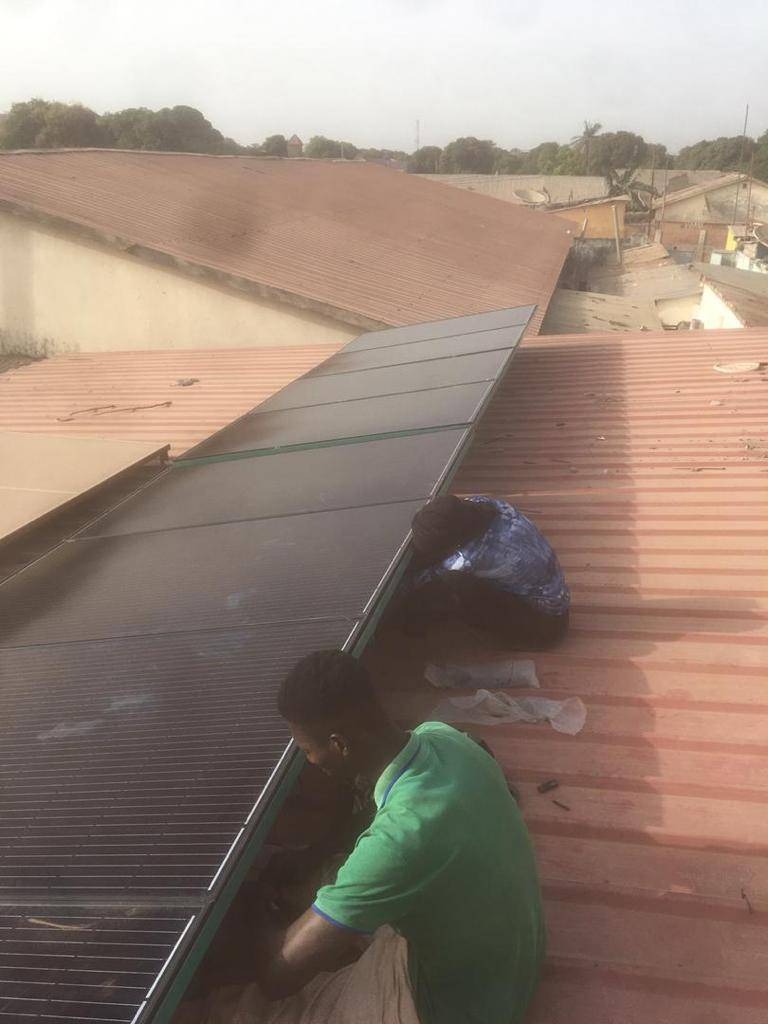 Solaranlage für Fatou Gaye gespendet