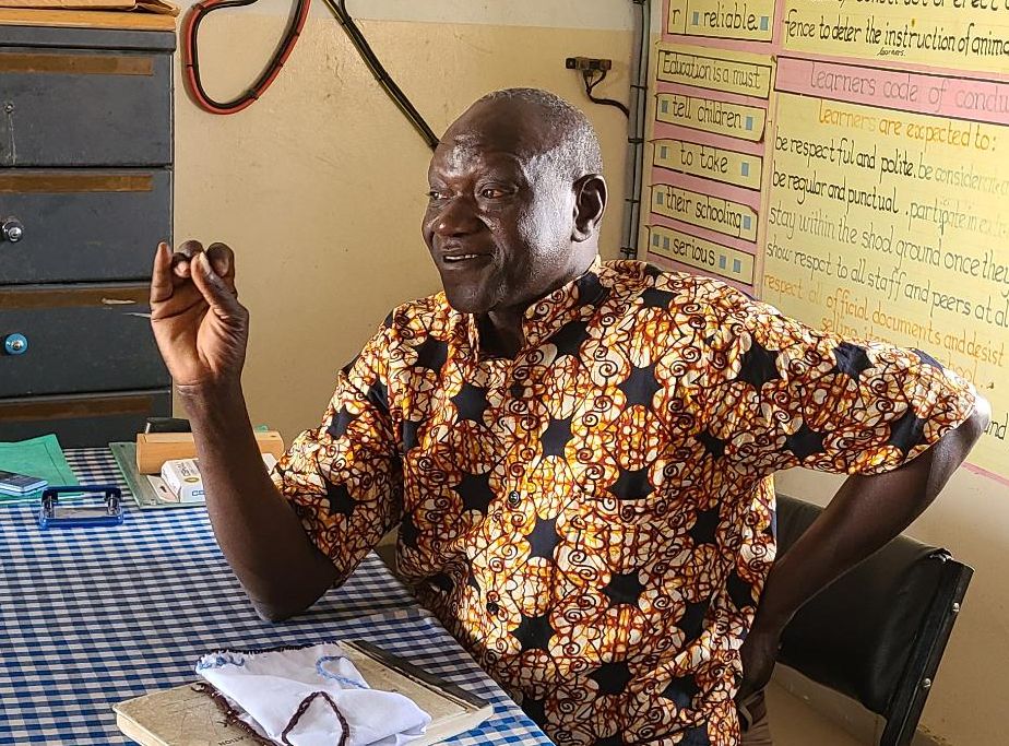 Mr. Ousman Mendy, ehemals Direktor der Sareh Marie Dobo Lower Basic School