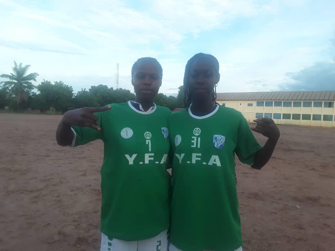 Die Fußballmädels von Yakarr sagen Danke