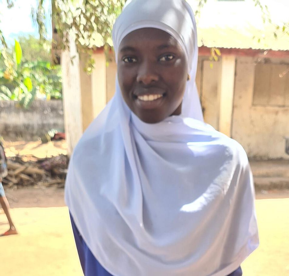 Ehemalige Patentochter Awa studiert nun